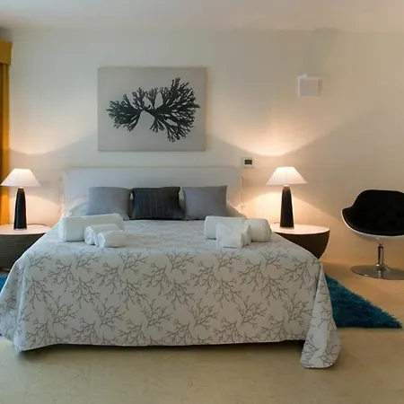 Hébergement de vacances In With 7 Bedrooms *