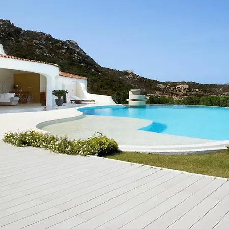 In With 7 Bedrooms Porto Cervo