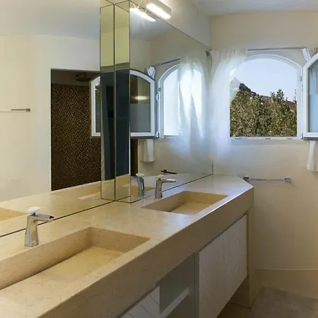別荘 In With 7 Bedrooms ポルト・チェルボ