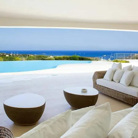 In With 7 Bedrooms * ポルト・チェルボ