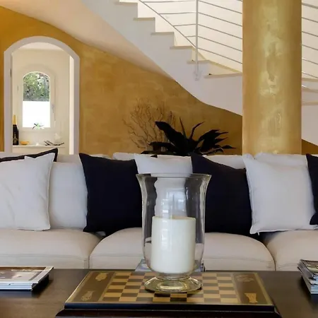 In With 7 Bedrooms ポルト・チェルボ