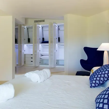 別荘 In With 7 Bedrooms ポルト・チェルボ
