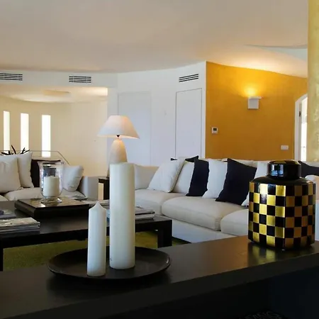 In With 7 Bedrooms