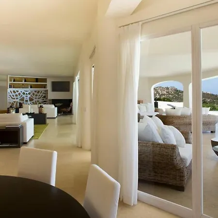 In With 7 Bedrooms * ポルト・チェルボ